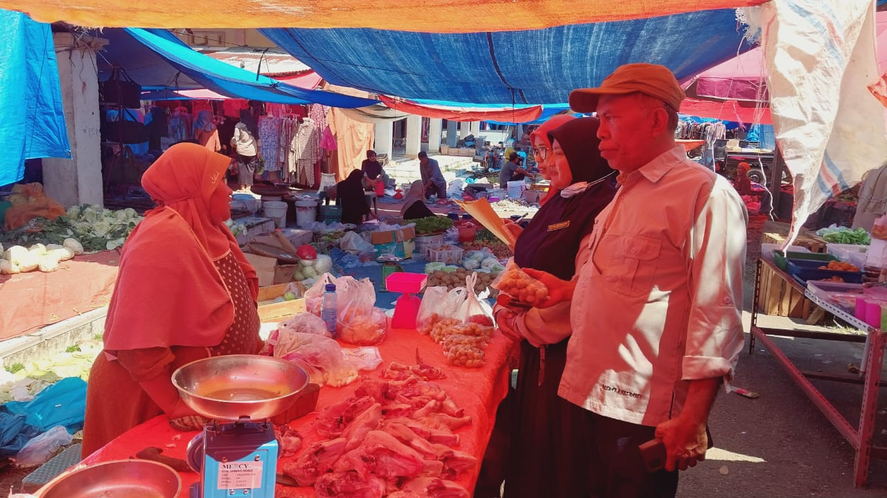 Pengambilan Sampel Pangan Asal Hewan ke Kecamatan Silaut