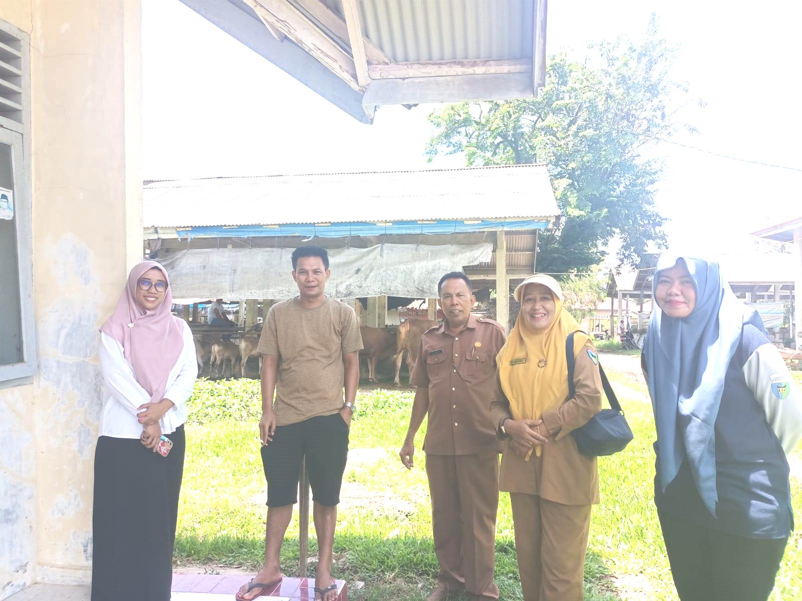 Monitoring dan Evaluasi Pemasukan dan Pengeluaran Ternak Sapi dan Kerbau ke Pasar Ternak Lakitan