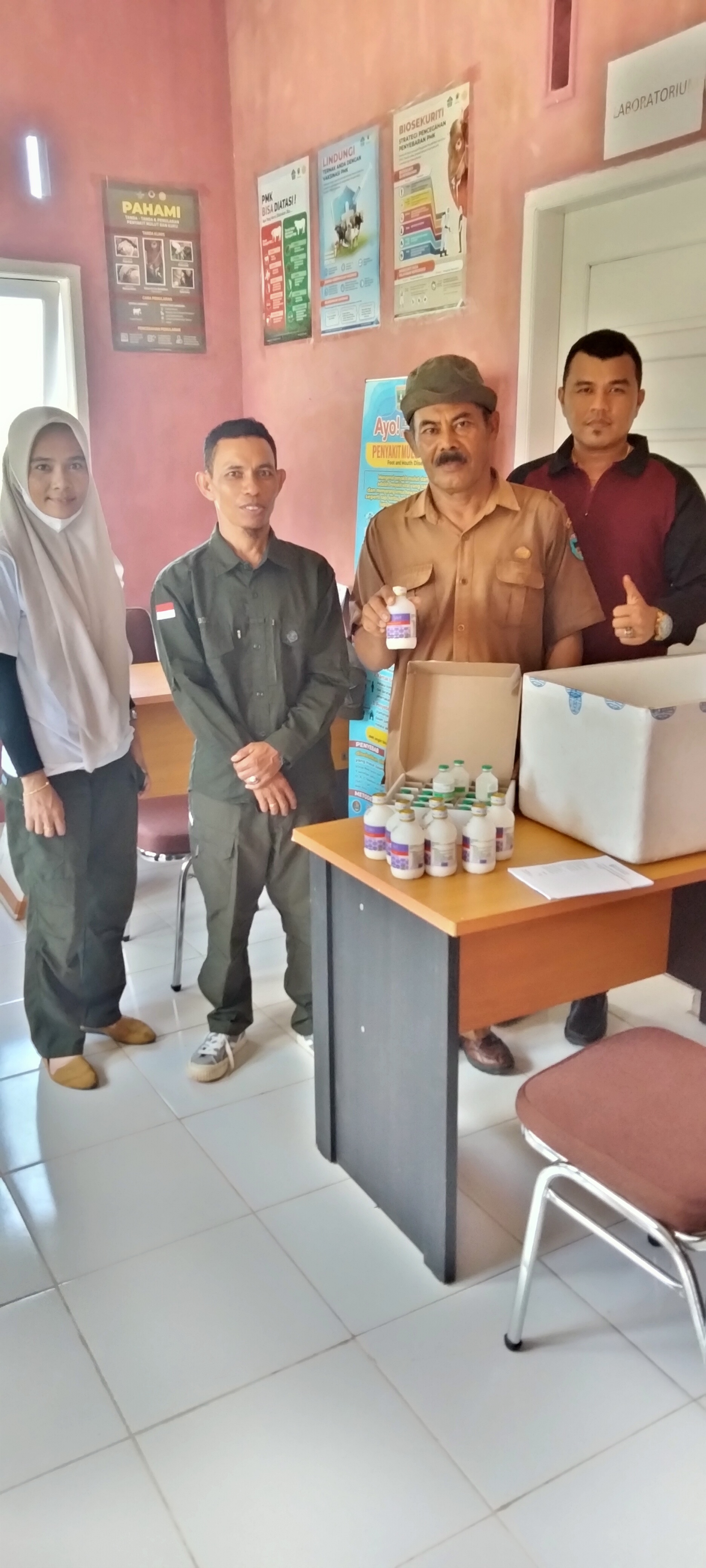 Distribusi Vaksin Jembrana ke Puskeswan Inderapura 