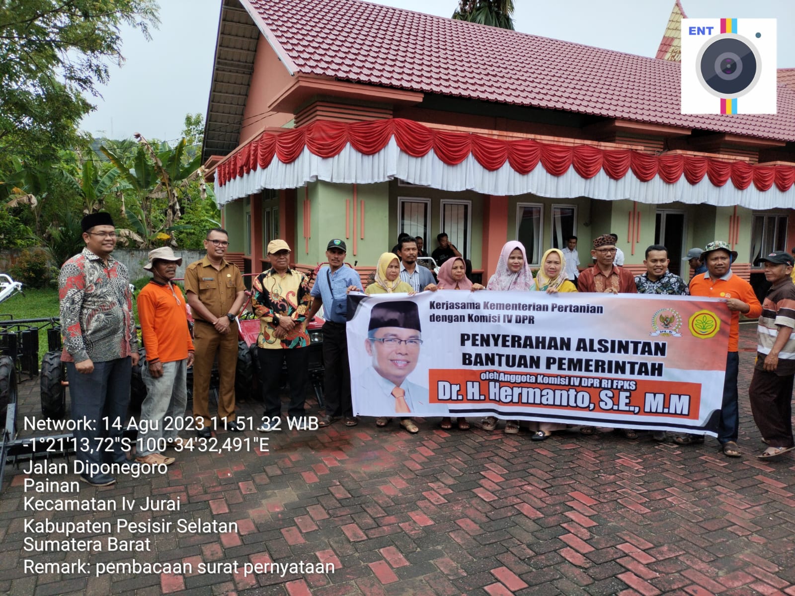 PENYERAHAN ALSINTAN DARI ASPIRASI FRAKSI (PKS) Dr. H. HERMANTO, SE. MM ANGGOTA KOMISI IV DPR RI KEPA