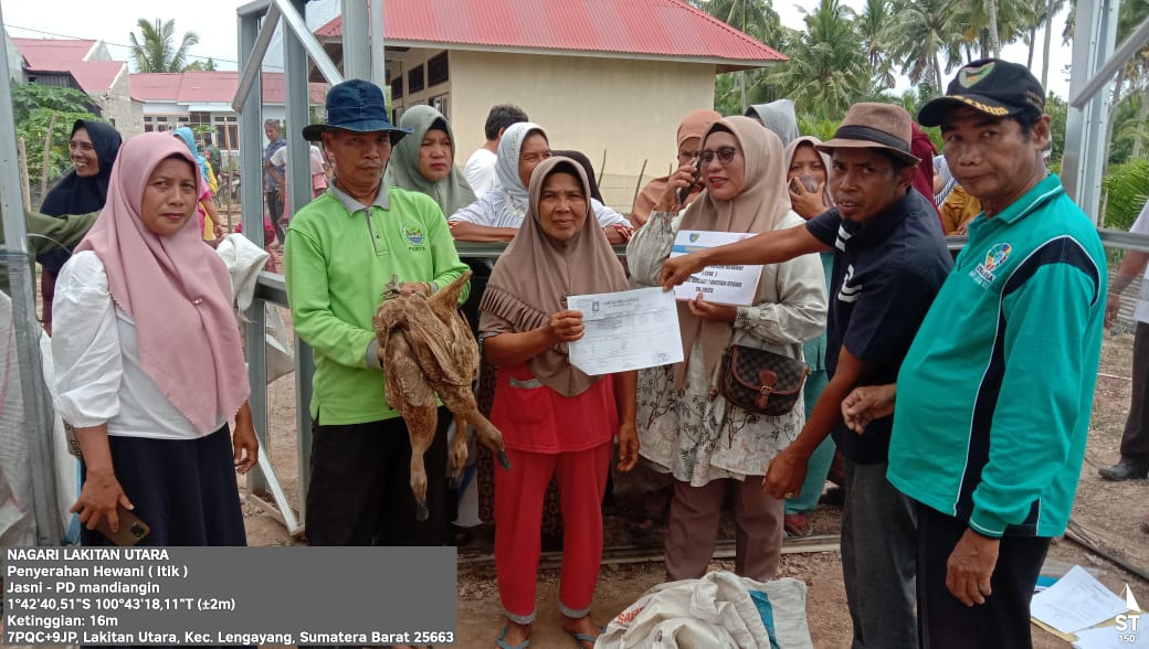 Penyerahan Bantuan Itik Ke KPM Nagari Lakitan Utara Kecamatan Lengayang 