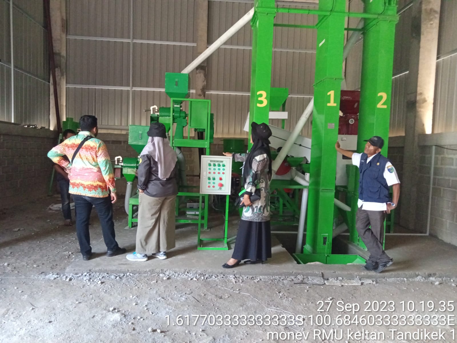 MONEV BANGUNAN RMU DI KELTAN TANDIKEK I KEC SUTERA