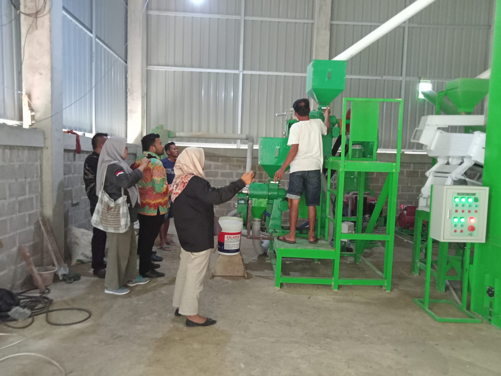 MONEV PEMBANGUNAN BANGUNAN RMU DI KELTAN BANTAIAN II KECAMATAN LINGGO SARI BAGANTI