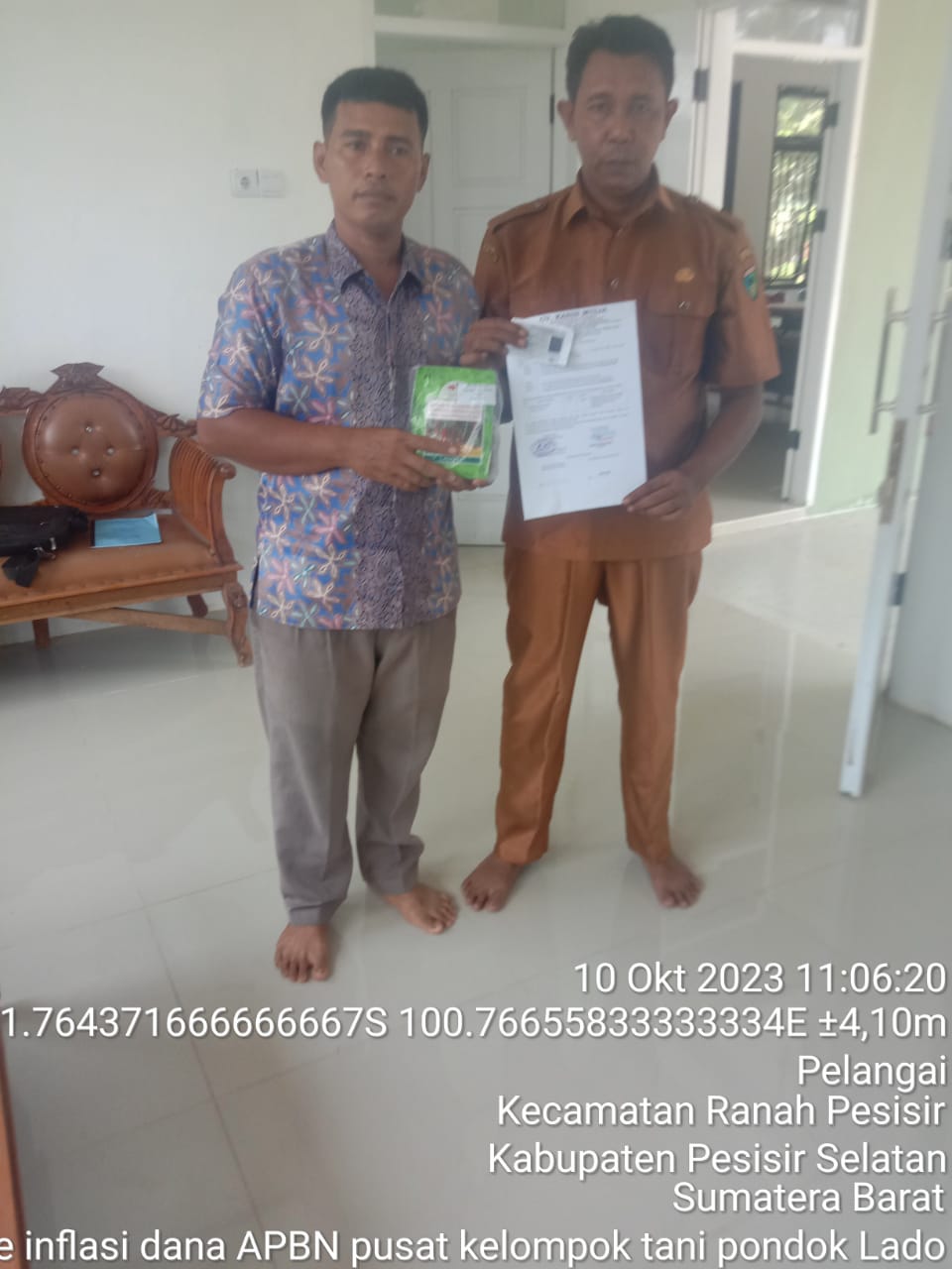 Penyerahan Benih Cabe pada Kawasan Cabe Inflasi Kepada Keltan Pondok Lado