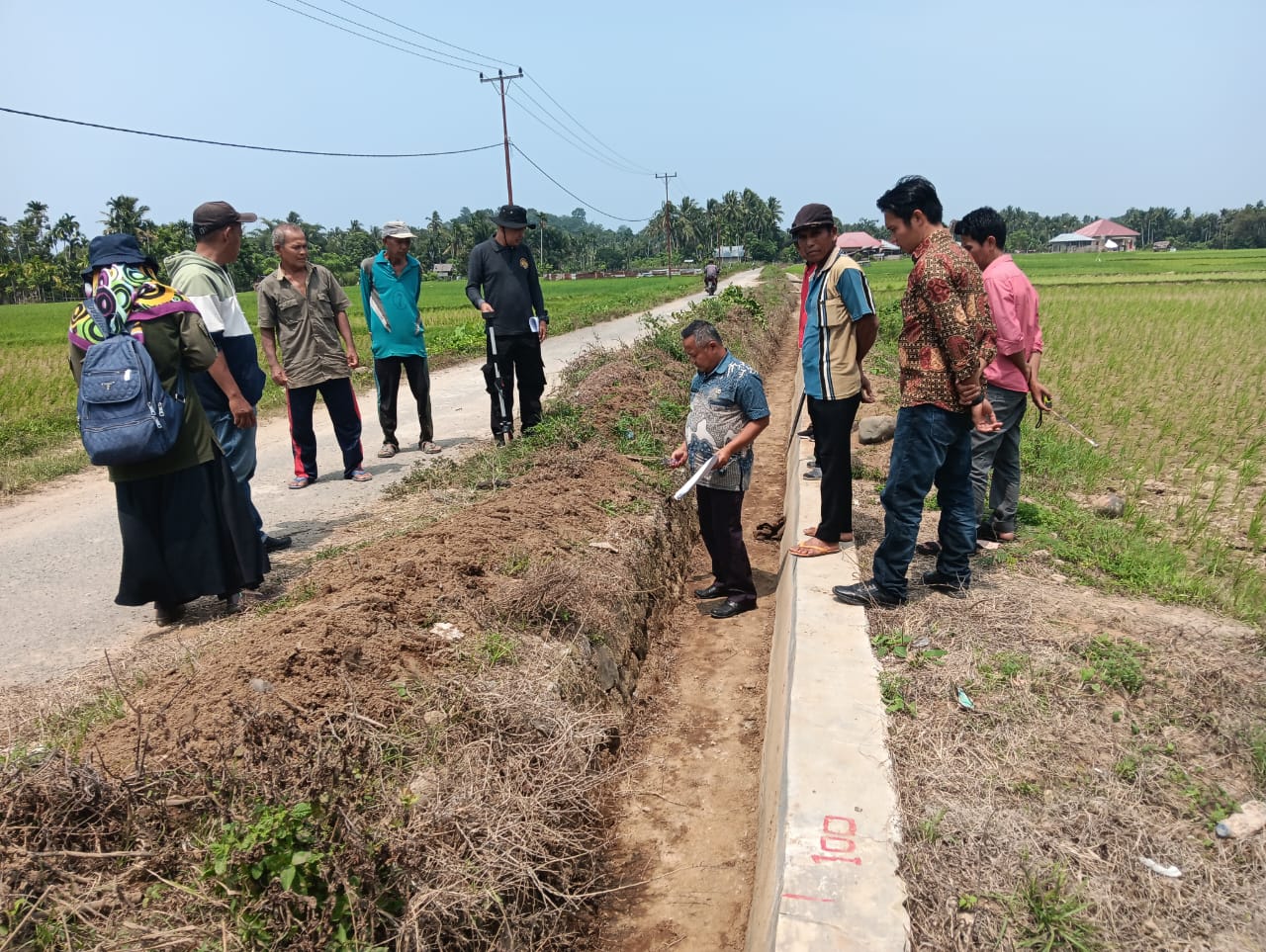 PEMBANGUNAN JARINGAN IRIGASI TERSIER KELOMPOK TANI BANDA PANJANG AKAN SERAH TERIMAKAN