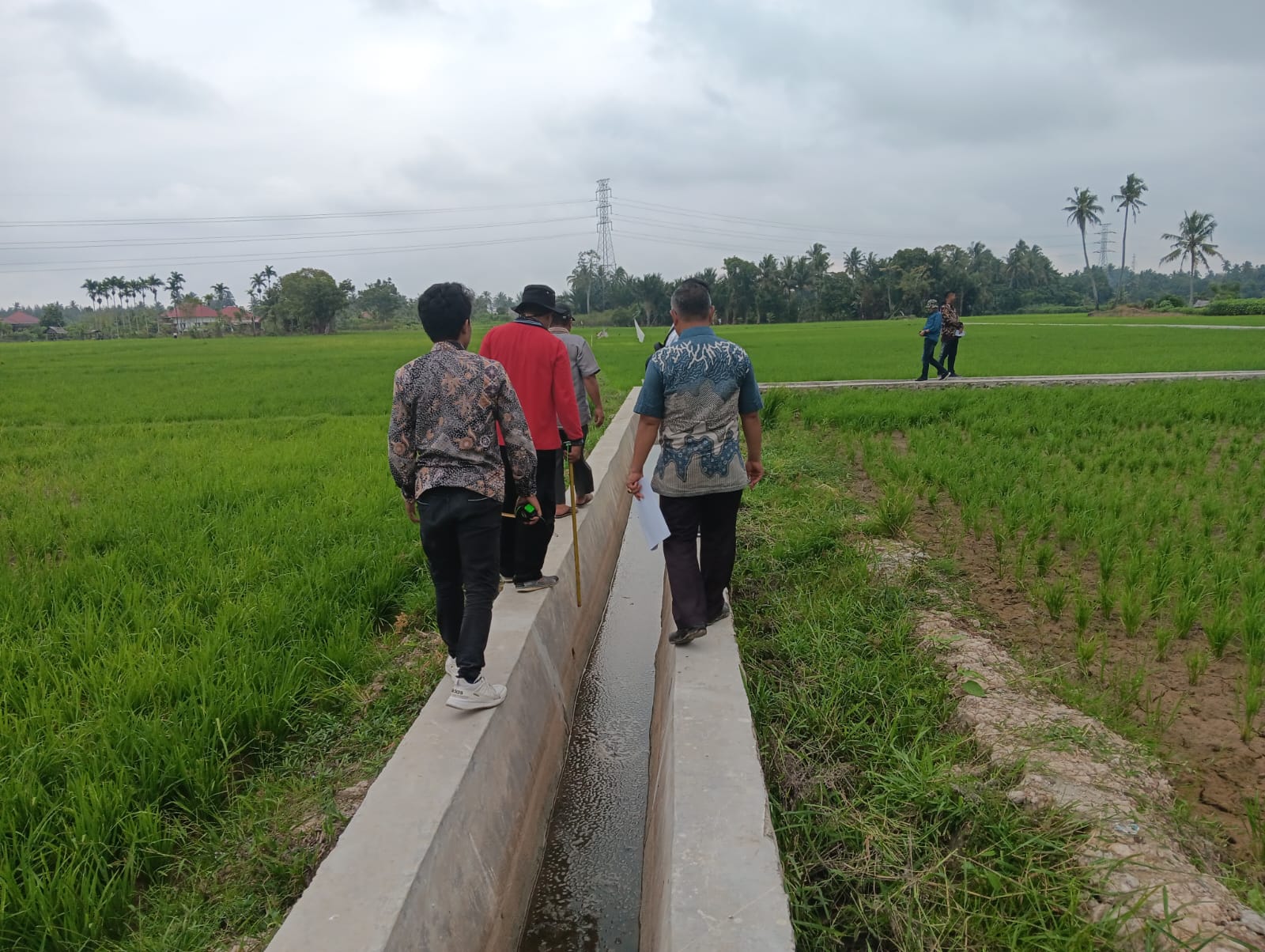 PEMBANGUNAN RJIT DI KELOMPOK TANI MARAPALAM SAIYO DIEVALUASI OLEH TIM TEKNIS 