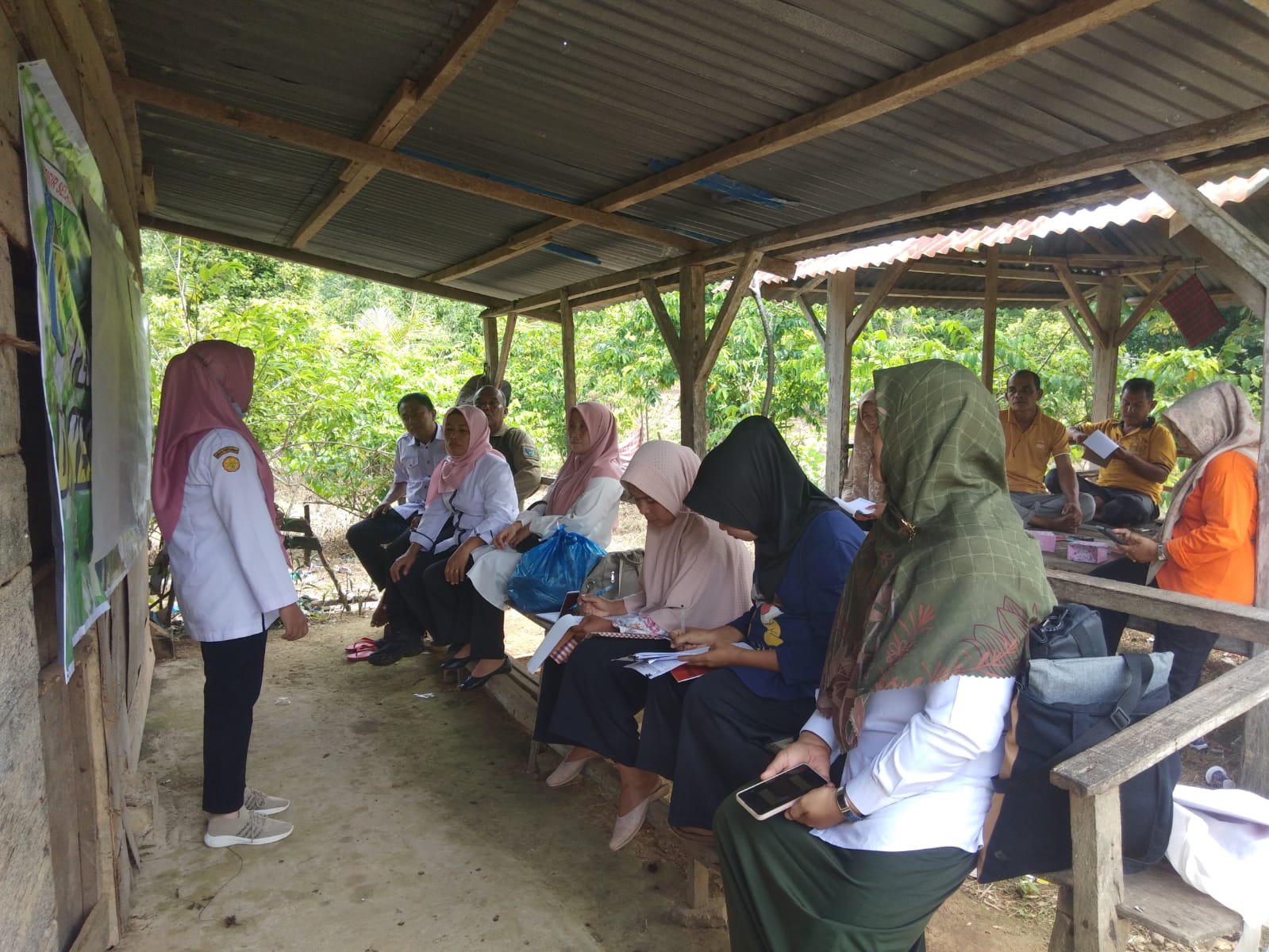 Sekolah Lapang (SL) Komoditi Tanaman Gambir di Kelompok Tani aia jania Nagari Taratak Kec.Sutera