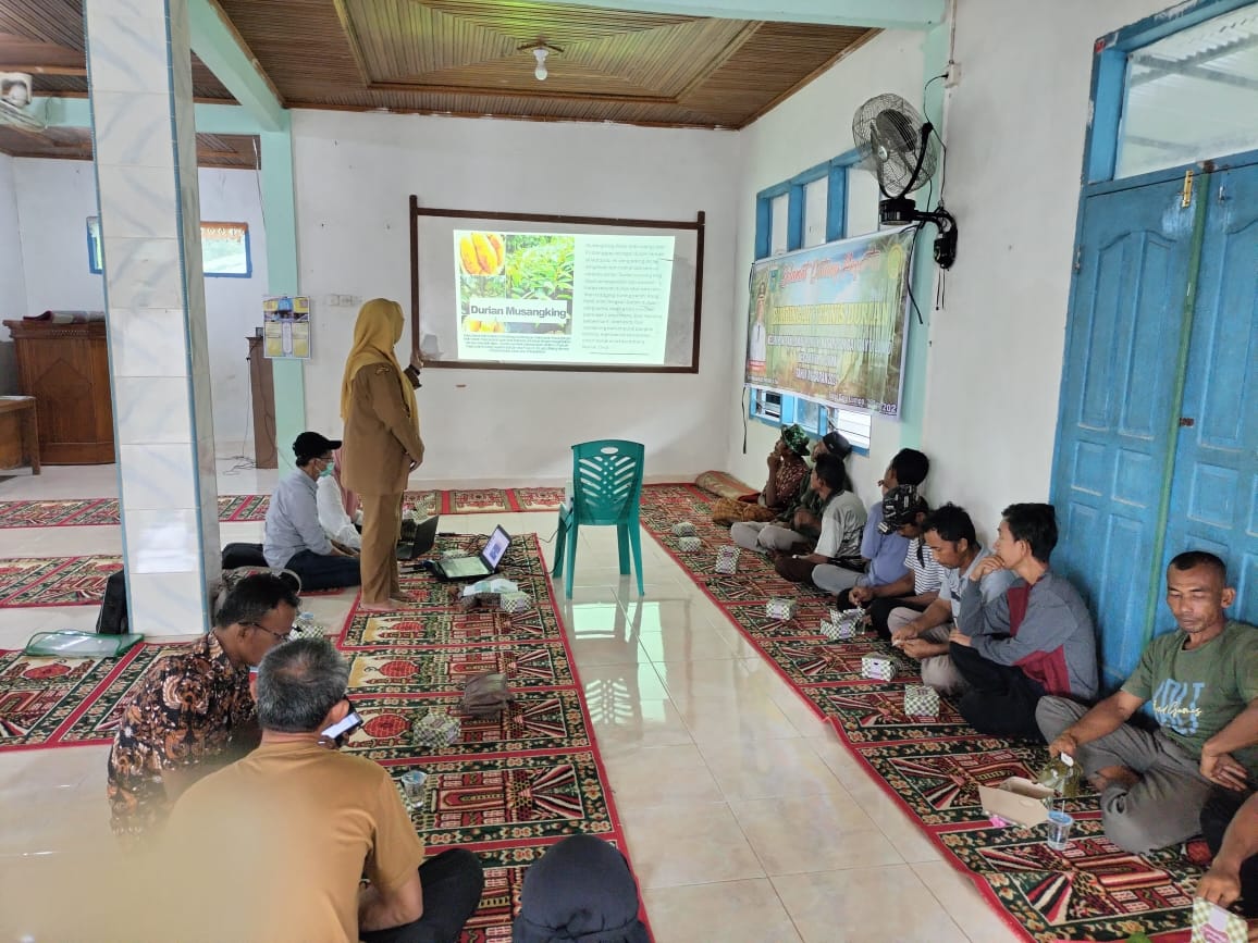 TPH-BIMBINGAN TEKNIS DURIAN DI KELOMPOK YANI LIMAU PURUIK KEC. IV JURAI