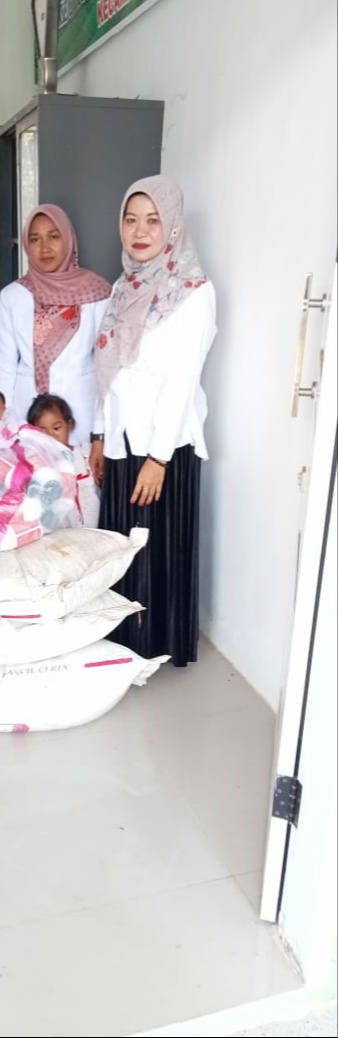 Monitoring dan evaluasi pelaksanáan demplot penyuluh melalui teknologi MTOT serta Penyerahan Pestisi