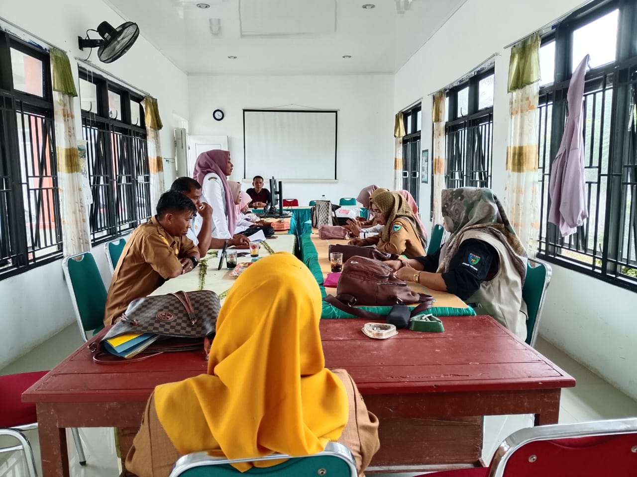 TRAINING DI BALAI PENYULUHAN KECAMATAN DENGAN TEMA PENUMBUHAN MODAL KELOMPOK TANI