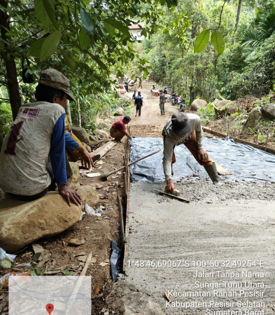 Pembangunan Jalan Produksi Sektor Perkebunan Poktan Sawah Tangah, Kampung Koto Gadang, Nagari Sungai